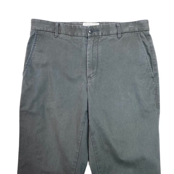 EVERLANE Slim Fit Chino Pants in Gray - Picture 3 of 8